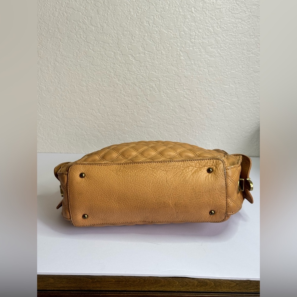 MARC JACOBS Tan Quilted Leather Handbag Made in Italy - Picture 8 of 14